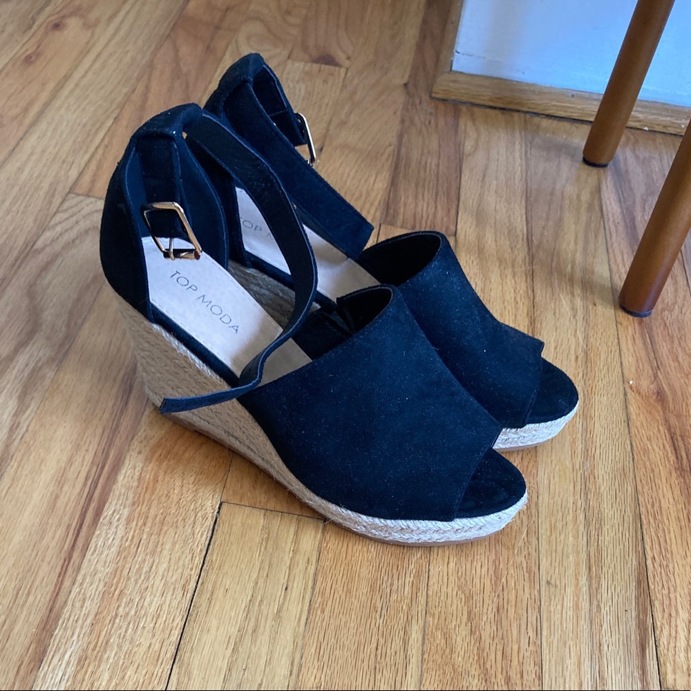 ⭐️LAST CHANCE⭐️Black Wedge Espadrilles